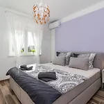Tiana Villa Peroj
